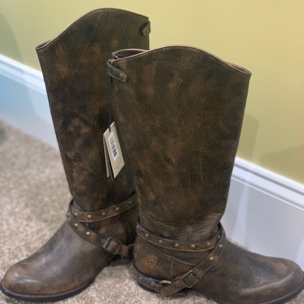 Women’s Ariat boots- NWT